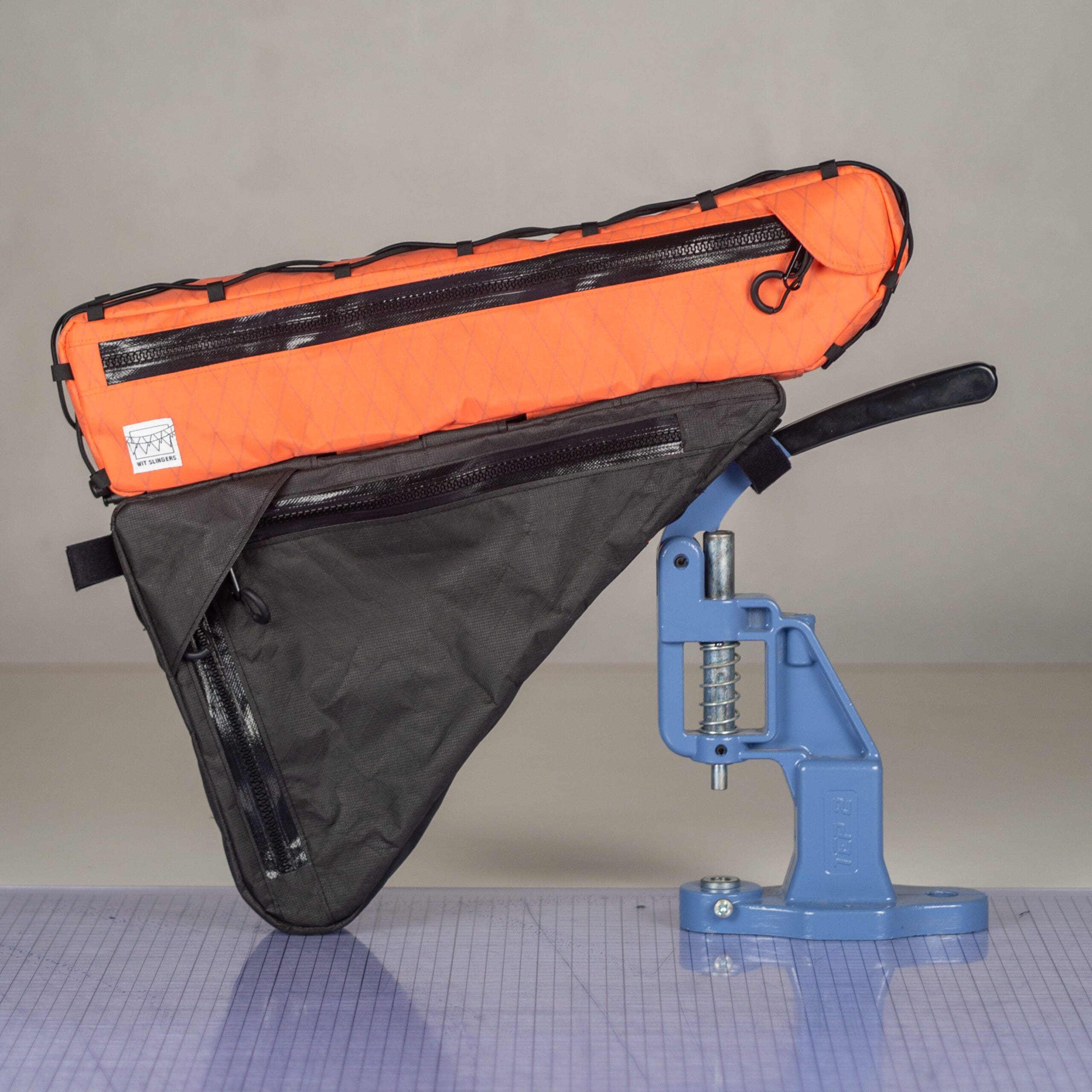 Splittable frame bag